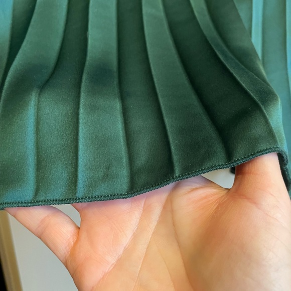 Pleated skirt - Picture 3 of 4